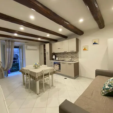 Apartment Donnarumma House Neapel